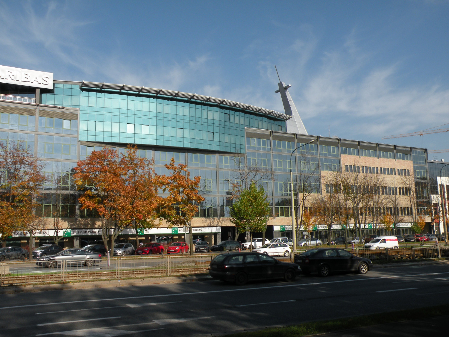 Zdjęcie architektury budynku Centrala Banku Gospodarki Żywnościowej SA (obecnie Banku BNP Paribas SA)